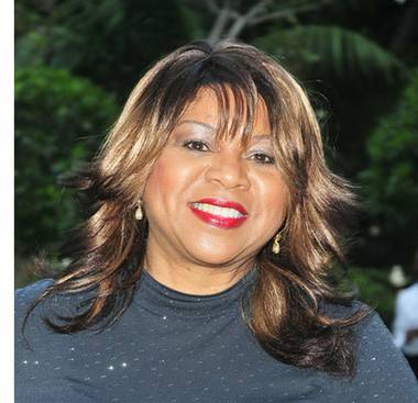 Deniece Williams, Las Vegas resident, duet expert.