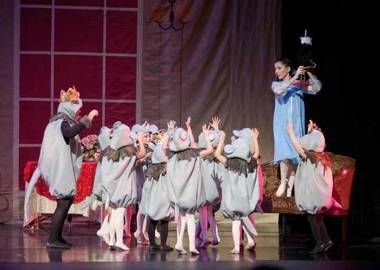 Nevada School of Dance students rehearse Tchaikovsky’s “The Nutcracker,” which will be performed Dec. 21 and 22, 2012, at Faith Lutheran Performing Arts Center.