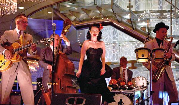 The Jennifer Keith Quintet performs at the Chandelier Bar at the Cosmopolitan.