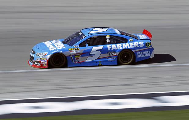 Kasey Kahne (5) racesduring the Kobalt Tools 400 at the Las Vegas Motor Speedway Sunday, March 10, 2013.