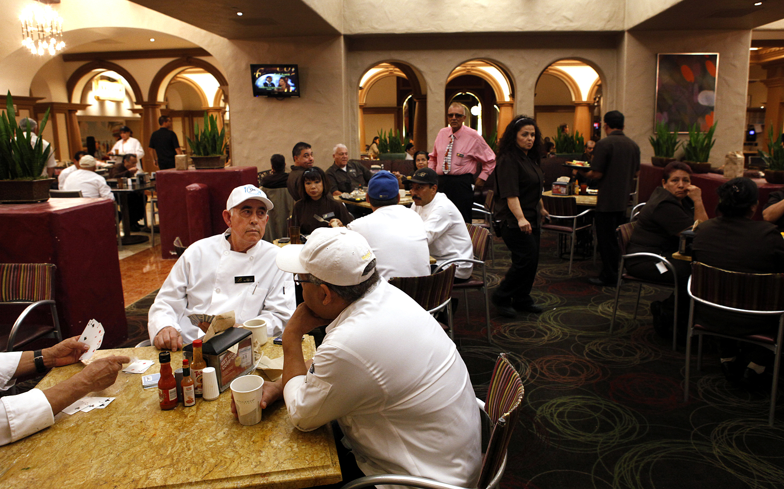 Dining Table Buying Guide: How to Find the Right Table | Abt, image size:1600x998