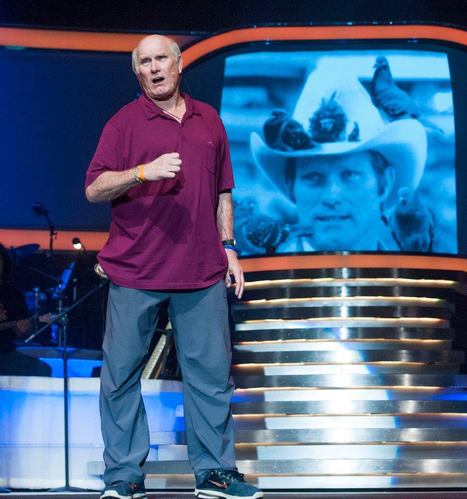 Terry Bradshaw's one-man show at The Mirage is another mad scramble - Las  Vegas Sun News