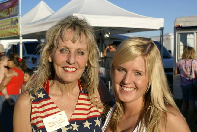 Robin Reese with her daughter Sheena at the 2009 Damboree
celebration.