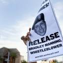 Picketers Show Support For Bradley Manning