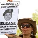 Picketers Show Support For Bradley Manning