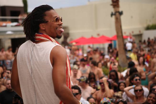 Lupe Fiasco hosts and performs at Ditch Fridays at Palms ...