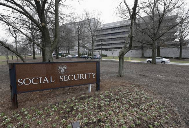 Social Security recipients to get tiny increase in benefits - Las Vegas Sun  Newspaper