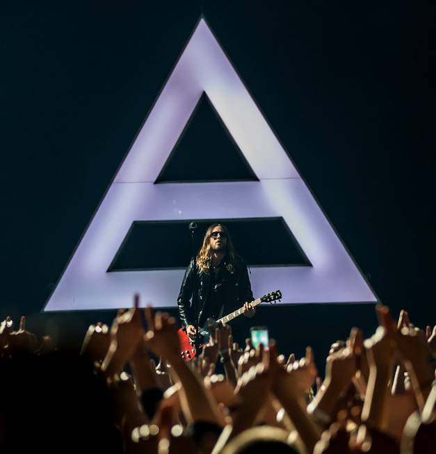 Thirty Seconds to Mars, with frontman Jared Leto, performs at ...