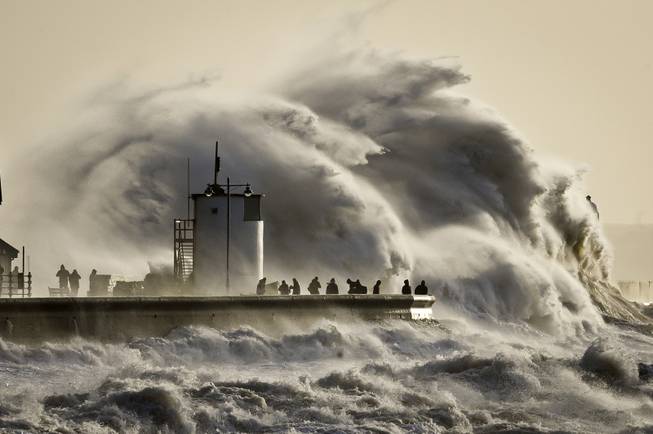 Britain Monster Waves