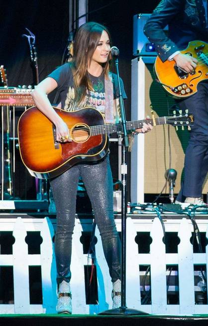 Kacey Musgraves opens for Lady Antebellum at Mandalay Bay Events ...
