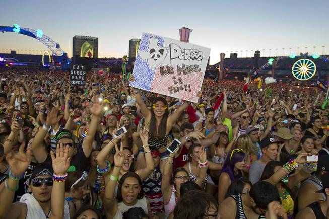 Music fans pack the kineticFIELD during the final day of the 2014 Electric Daisy Carnival (EDC) at the Las Vegas Motor Speedway Sunday, June 22, 2014.