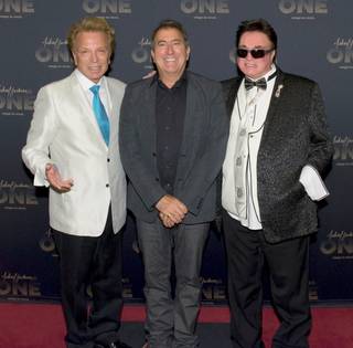 Siegfried & Roy are shown with director Kenny Ortega (