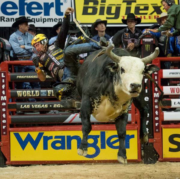 Bull riders extend Las Vegas finals commitment through 2018 Las Vegas