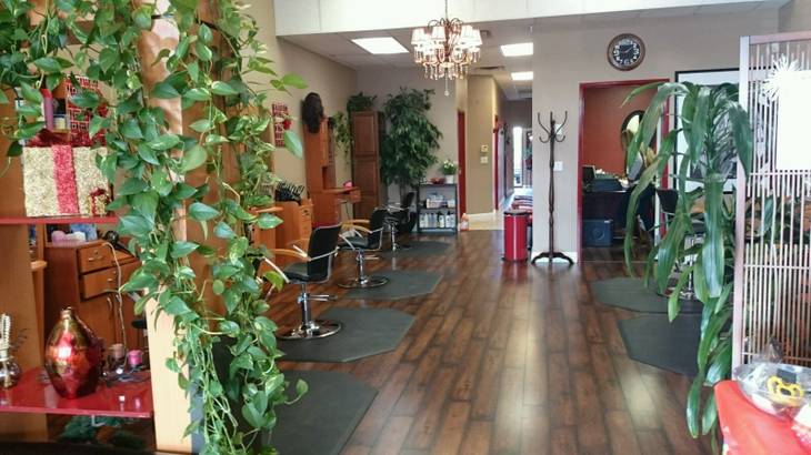 Vegas Stylz Hair Salon dedicated its grand opening Dec. 20 to the Shade Tree Women’s Shelter, according to a news release.