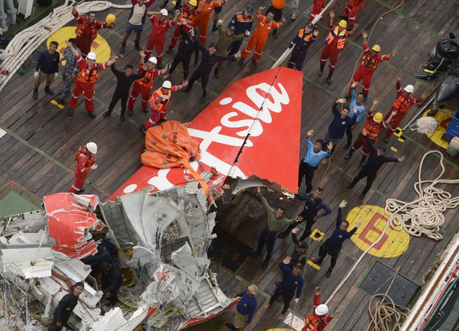 AirAsia tail recovered plane