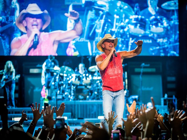 Kenny Chesney Big Revival Tour: 4/3/15 - Kenny Chesney's 