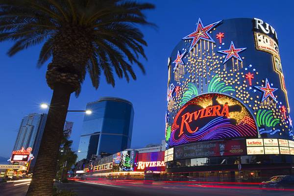 Las Vegas' Legendary Riviera Hotel Will Be Destroyed to Make Way for a New  Strip - Bloomberg