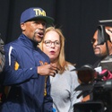Mayweather and Berto Make Weight For Fight