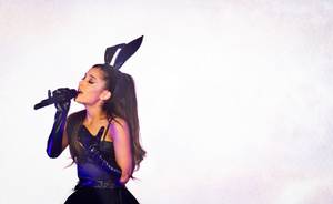 2015 NYE: Ariana Grande at Caesars