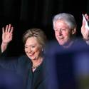 Hillary Clinton Campaigns With Bill and Chelsea