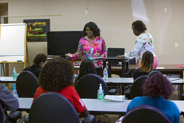 Pamela Poston, left, and Verleana Suber-Bright teach a youth work program class at HELP of Southern Nevada Thursday, April 14, 2016.