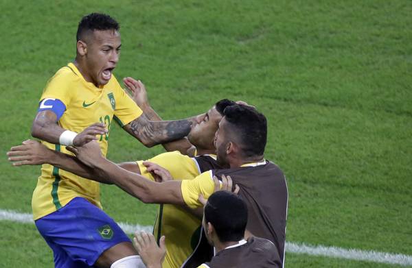 With penalty kick, Brazil wins first soccer Olympic gold