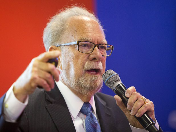 Mark Yoseloff, executive director of the Center for Gaming Innovation at UNLV, speaks at the Innovation Lab booth during the Global Gaming Expo (G2E) convention at the Sands Expo and Convention Center Wednesday, Sept. 28, 2016.