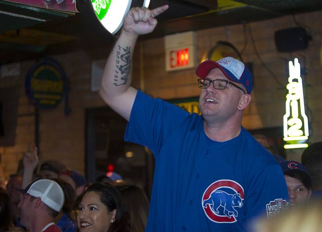 Cubs Fans Celebrate at Brando's Sports Bar - Las Vegas Sun News