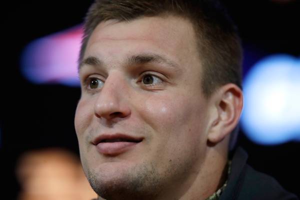 Rob Gronkowski hired by Fox Sports to be NFL analyst, debuts Thursday