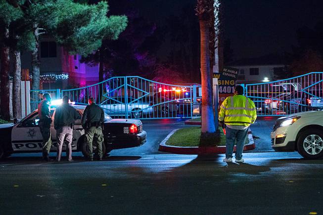Police investigate a shooting late Wednesday, Dec. 27, 2017, at the Desert Pines Apartments, 3750 E. Bonanza Road.