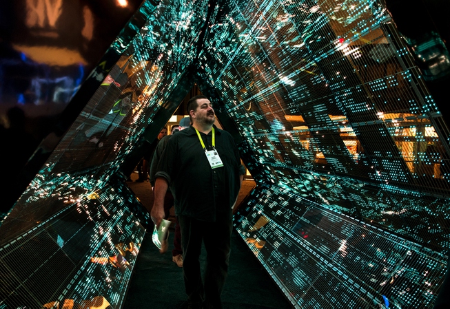Mark Lindsay takes in the 5G Mega tunnel by Intel ...