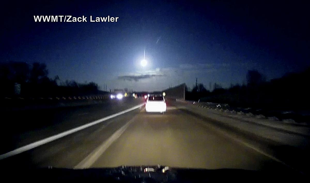 Meteor? Bright light, loud noise rattle Michigan residents Las Vegas