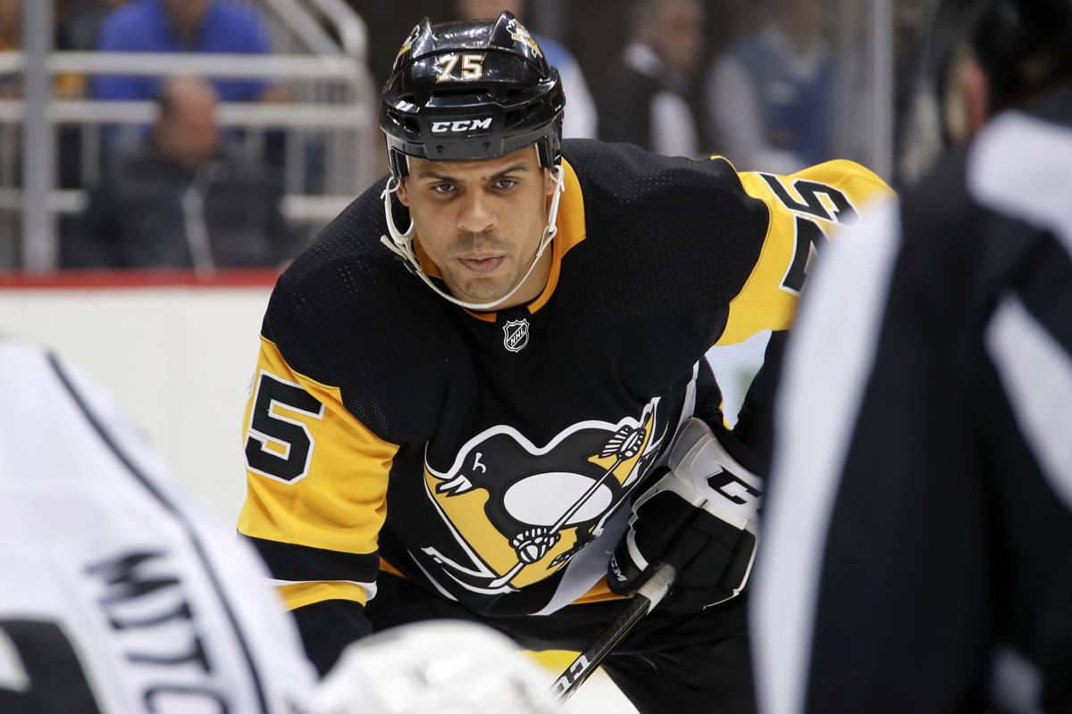 Rangers add toughness, sign Ryan Reaves in trade with Vegas Golden