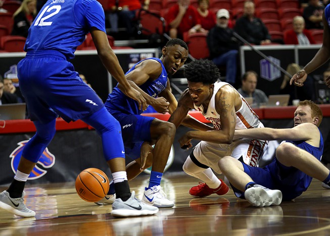 Unlv Beats Air Force In Overtime Unlv Rebels Guard Jovan Mooring 30 Scrambles After A Loose 