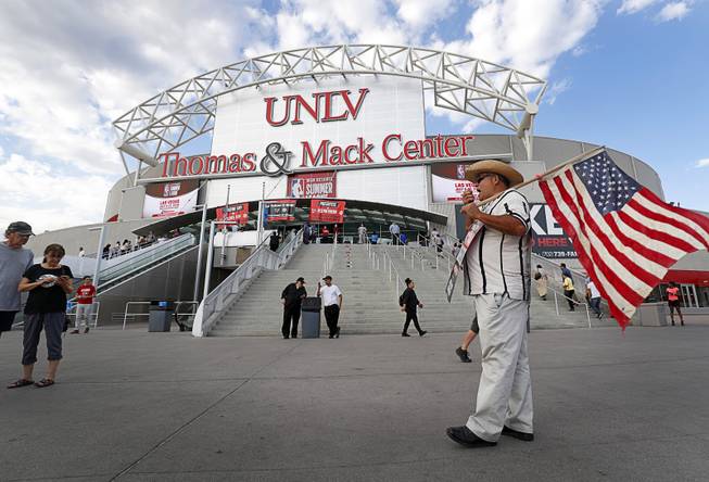 Jose Licea, a member of the Culinary Workers Union, Local 226, chants in front of the Thomas & Mack Center before a evening vote on whether to authorize a strike Tuesday, May 22, 2018, in Las Vegas. A potential strike would affect 34 casino-hotels.