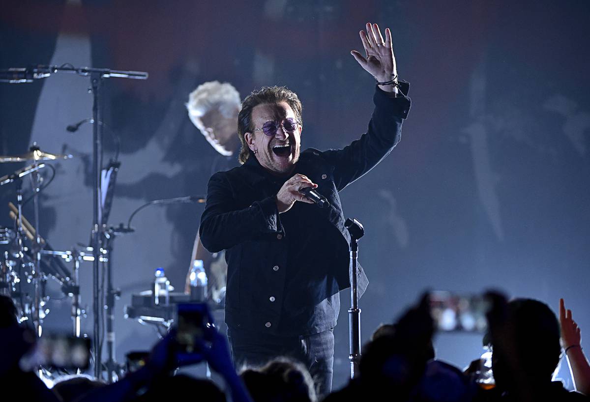 U2 dedicates song to Anthony Bourdain at Apollo show Las Vegas Sun News