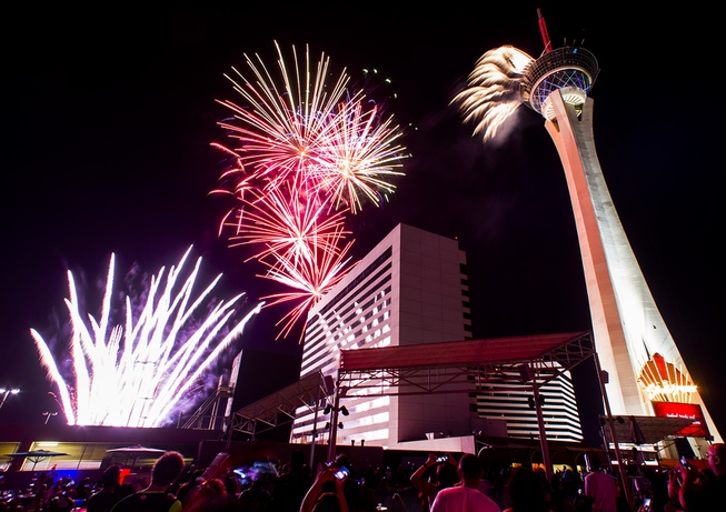 Fireworks light up the sky during the Stratospheres Independence Day ...