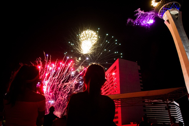 Fireworks light up the sky during the Stratospheres Independence Day ...
