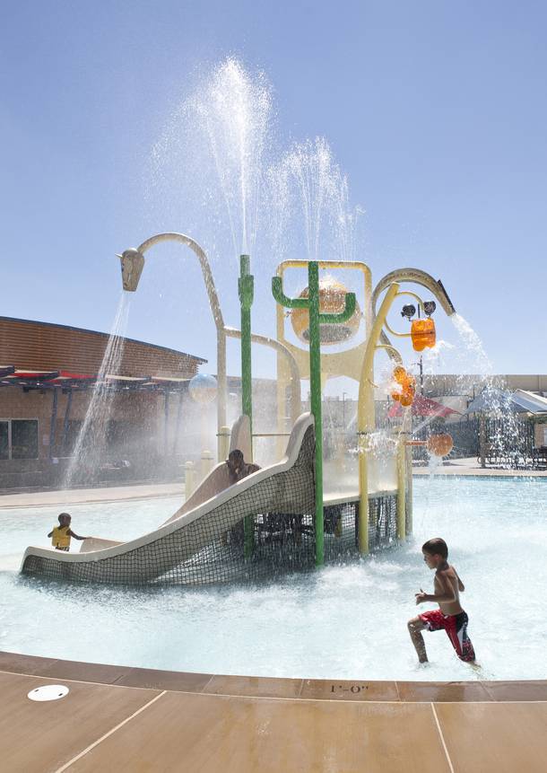 Garside community outdoor pool. Credit: City of Las Vegas / Jim Decker