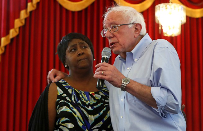 Democratic presidential candidate Sen. Bernie Sanders, right, I-Vt., shares the ...