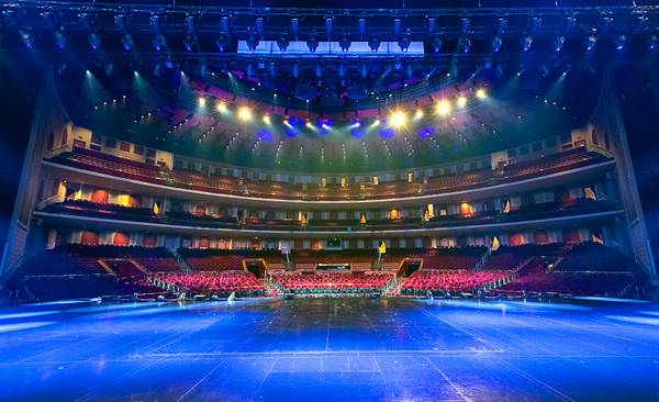 Curtain Up The New Colosseum Frankie Moreno Drew Carey And More Las Vegas Sun Newspaper