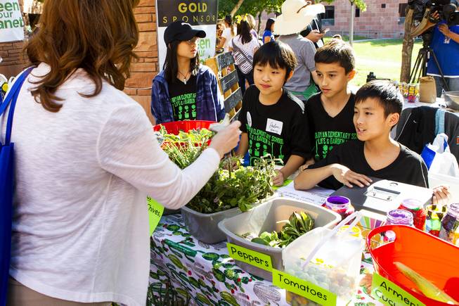 Nation's Largest Student-run Farmers Market