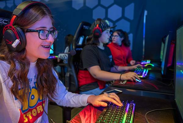 Appealing to millennials, Las Vegas gets e-sports arena