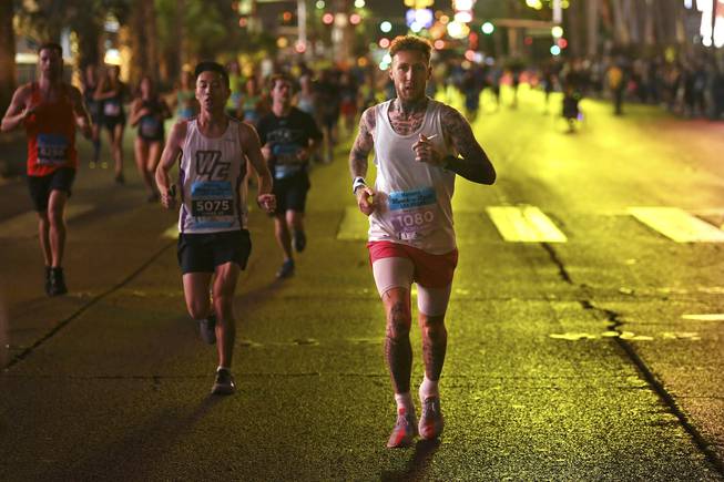 Runners head north on the Strip during the Rock 'n' Roll Las Vegas Marathon Sunday, November 17, 2019. (Sam Morris/Las Vegas News Bureau)