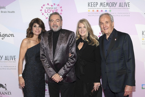 From left, Camille Ruvo, Neil Diamond, Katie McNeil and Larry ...