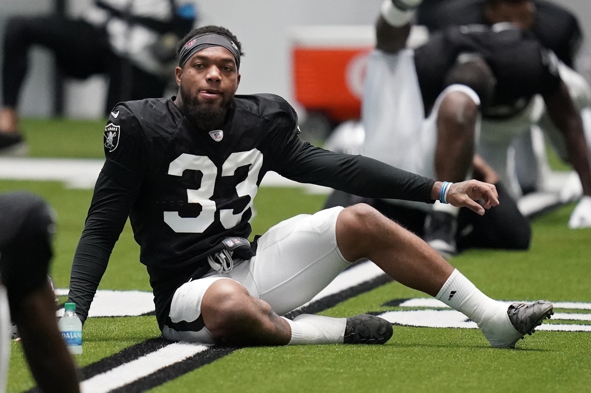 Miami Dolphins trade Raekwon McMillan to the Las Vegas Raiders