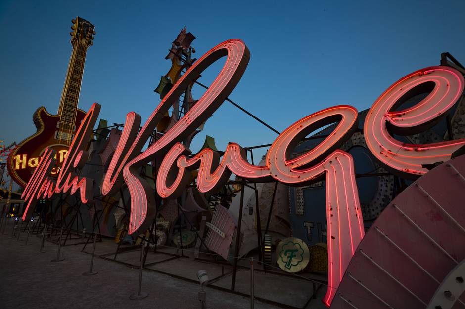 Neon Museum relights the famous Moulin Rouge sign