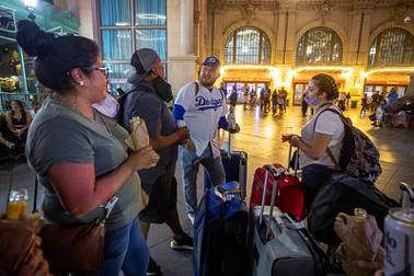 Paris Las Vegas Power Restored After Outage Forces Evacuation Las Vegas Sun News