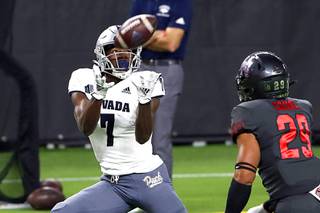 UNLV Drops Home Opener to UNR, 37-19