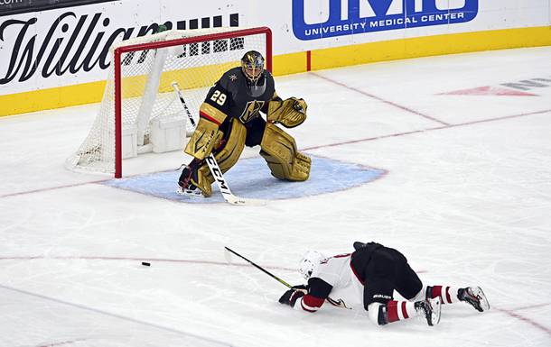 Photograph: Golden Knights Beat Coyotes, 1-0 - Las Vegas Weekly